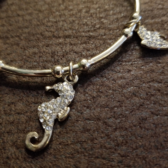 FREE with Lilly Pulitzer purchase - Picture 4 of 6